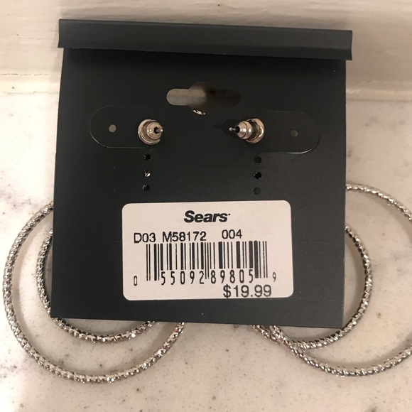 Attitude hoop earrings - Picture 3 of 3